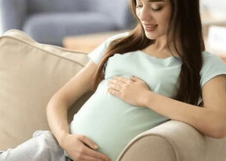 怀孕瞒三不瞒四