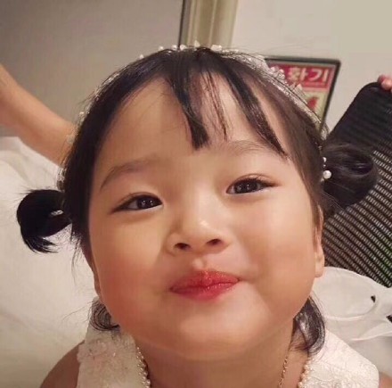 水瓶座的SUMMER头像