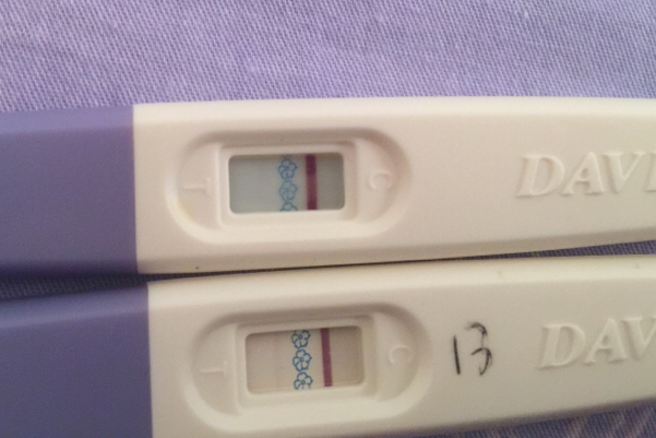 胚胎着床导致验孕棒颜色很深