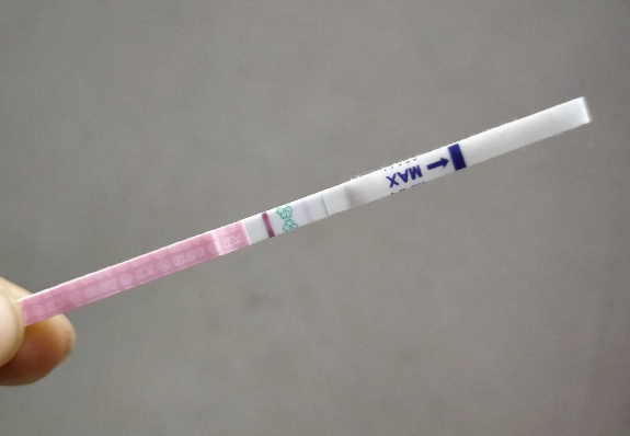 排卵试纸一深一浅没有排卵