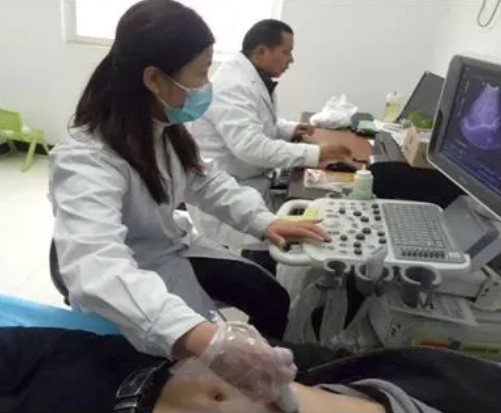 B超能做心脏检查